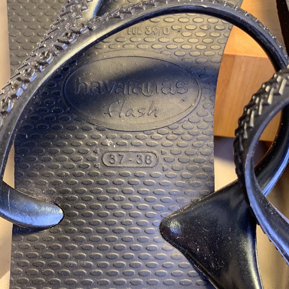 Havaianas almost NEW securely stays on flip flop - Picture 4 of 8